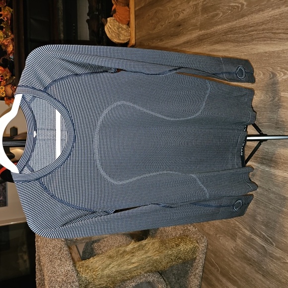 Lululemon Swiftly Tech Long Sleeve Top Sz 10. Great Condition, Like New!! Navy! - Picture 1 of 15